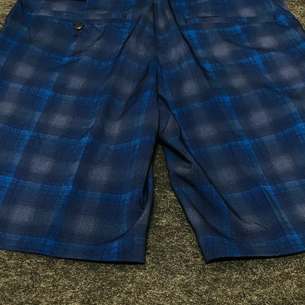 Ben Hogan Men's Printed Flat Front Shorts, Size 30 - Picture 4 of 5